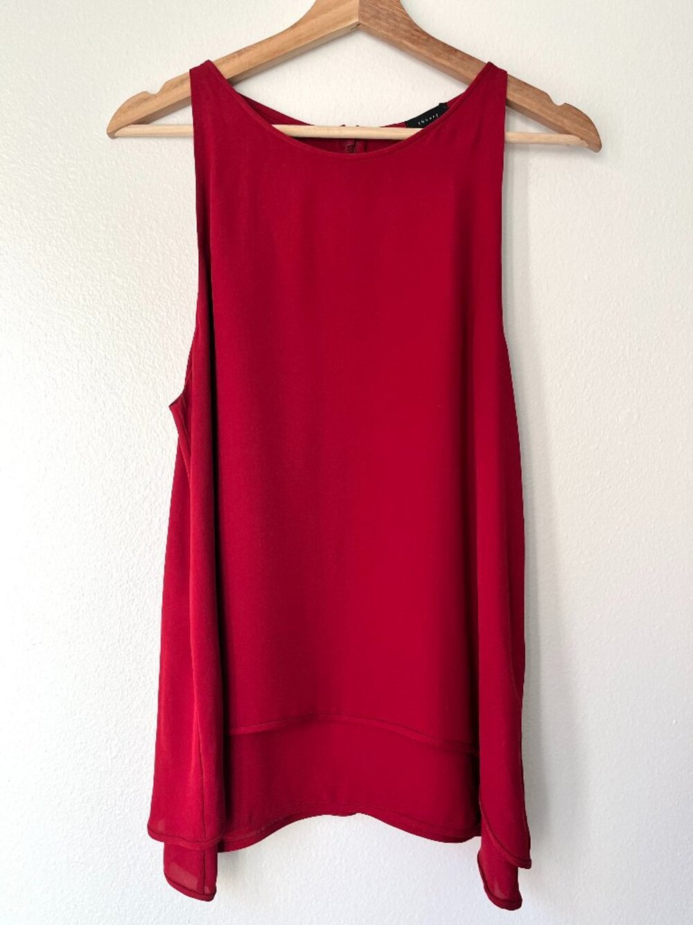 Theory Red 100% Silk Lyalka Sleeveless Blouse Scoop Neck Top - Sz L